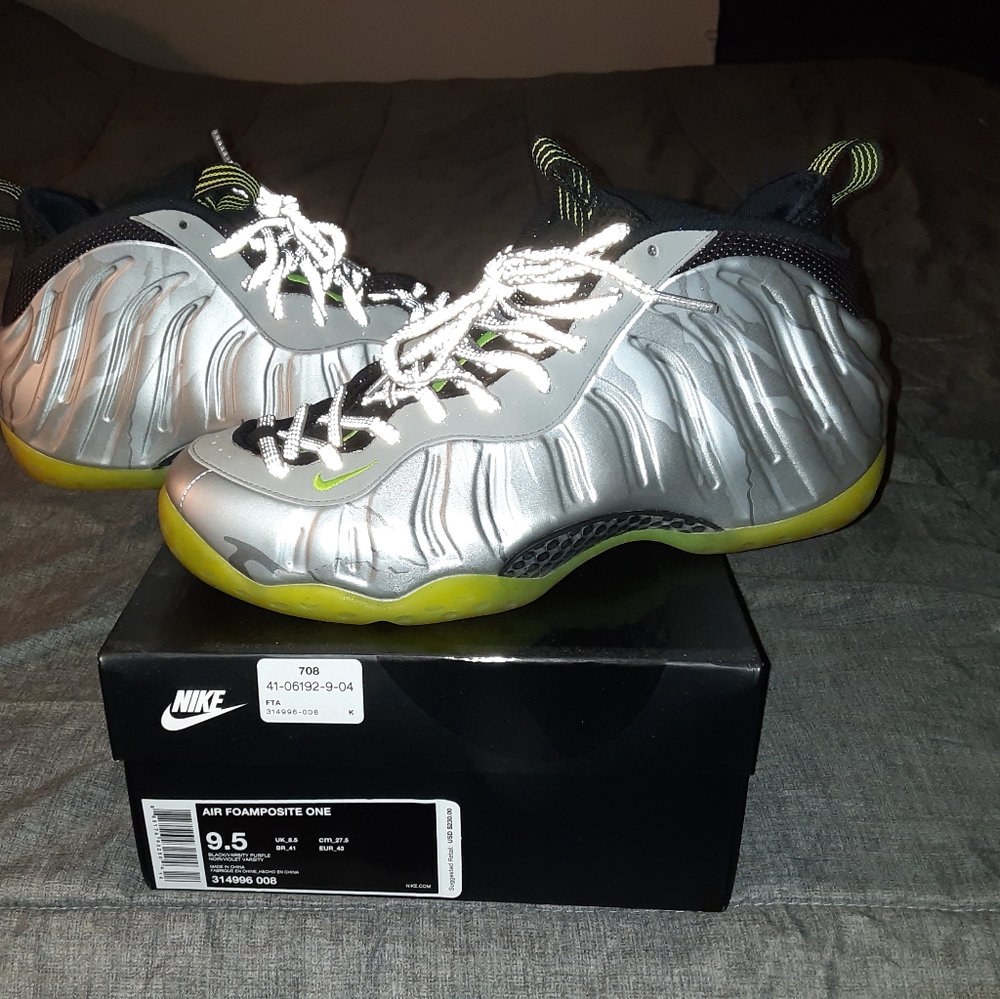 Air foamposite.  Original box